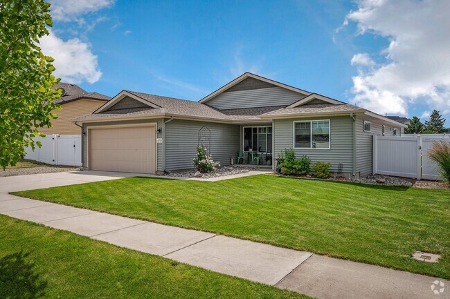 Building Photo - 3 bedroom home in Coeur dAlene