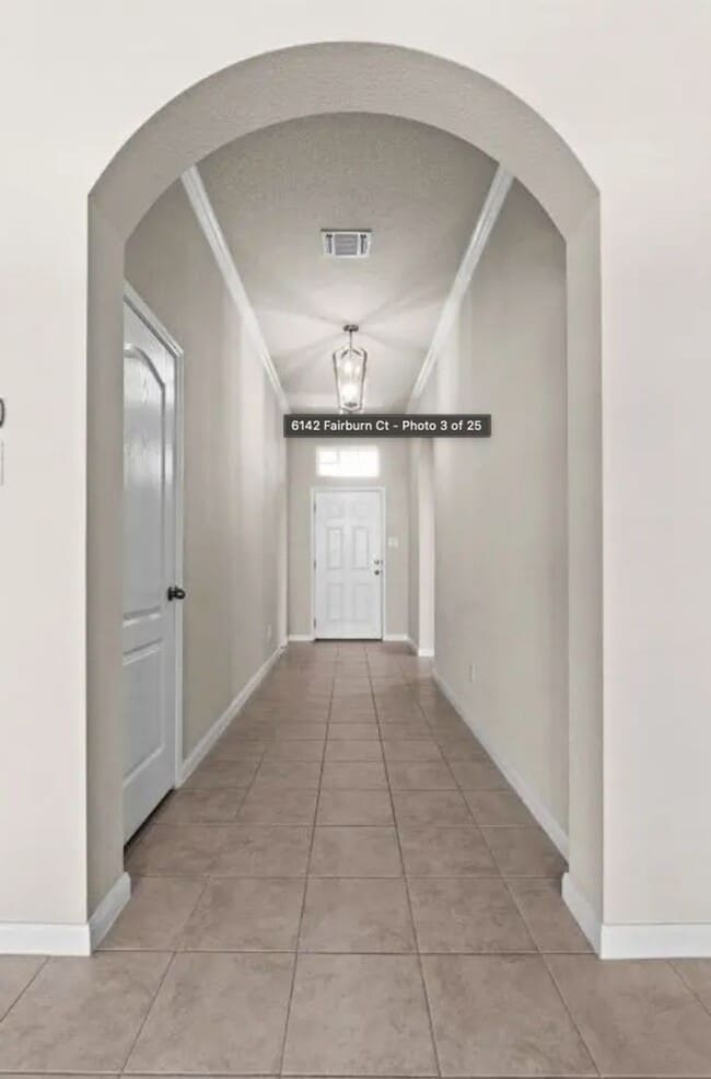 Photo - 6142 Fairburn