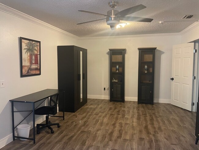 Photo - 3115 Marshall Dr