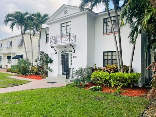 Photo - 120 N Palmway