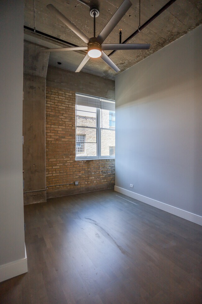 Photo - 4050 N Hermitage Ave Unidad #208