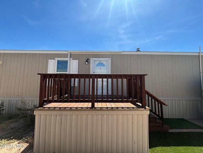 Photo - 850 Talbot Ave