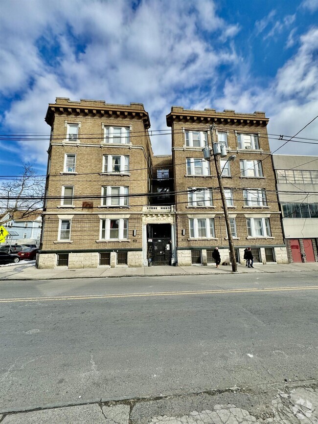 Building Photo - 52 Tonnelle Ave Unit 5 Rental