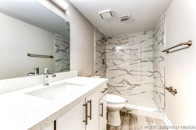 230 SE 10th St Unit 307B