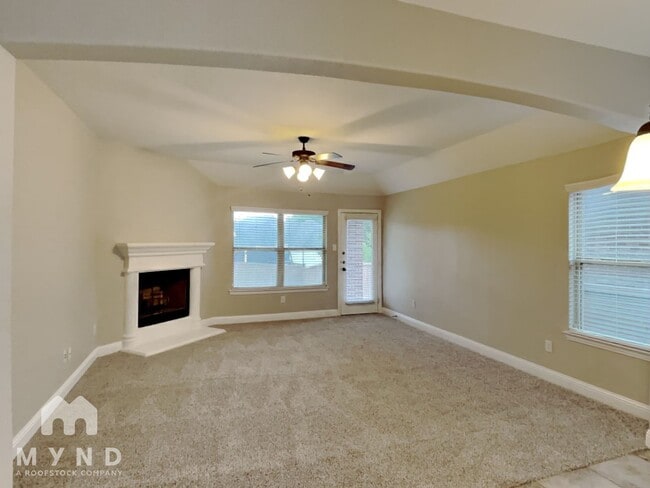Photo - 405 Bentley Dr
