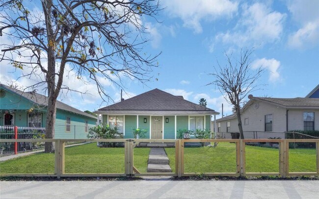 Photo - 106 Hanover St
