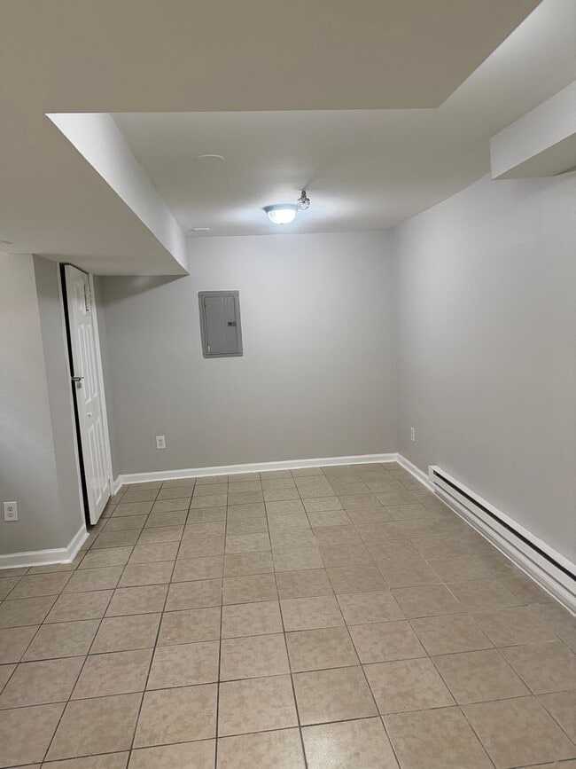 Photo - 326 1/2 Laurel Ave Unit 3