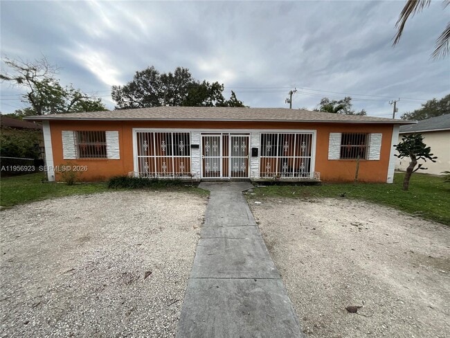 Building Photo - 648 NE 139th St Unit 650