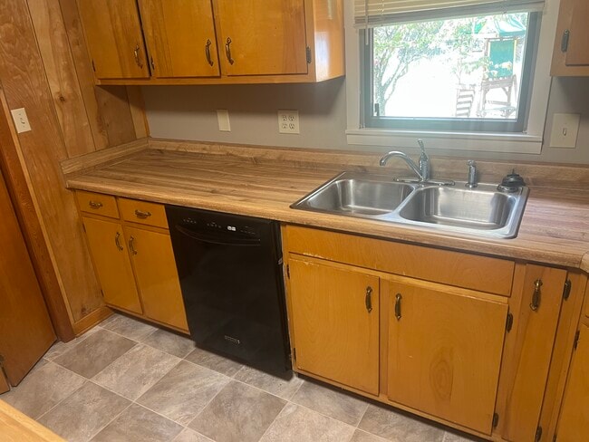 Photo - 509 W Limestone Rd Unit B