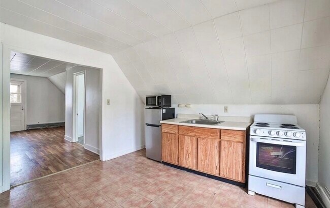 1811 Weston Ave Unit 3