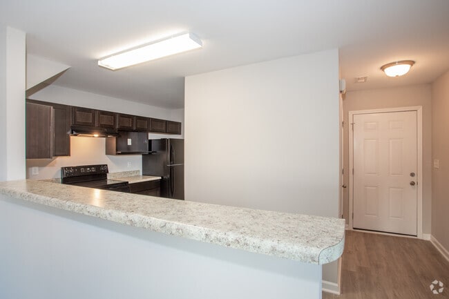 2BR, 2.5BA - Townhome - Kitchen