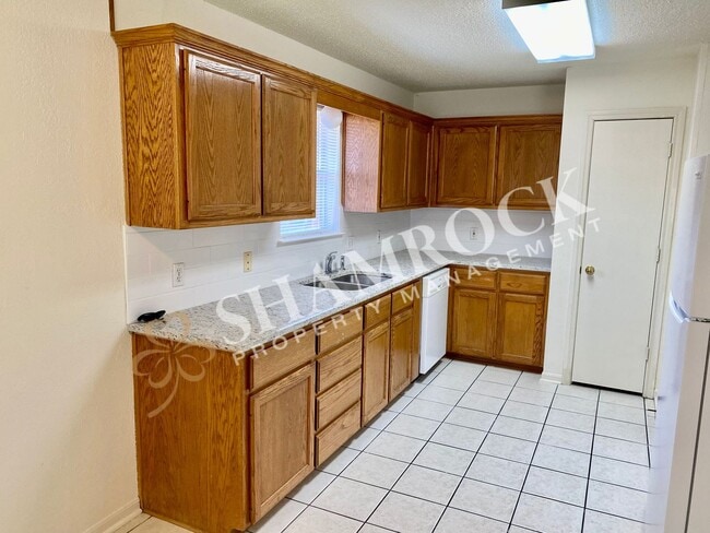 Photo - Cougar Ridge duplex!