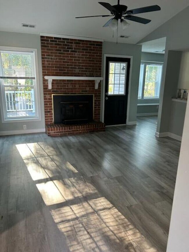 3 bedroom 2 bath home House Rental in Jacksonville, NC