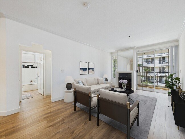 Photo - 310 S. Swall Drive Apartments