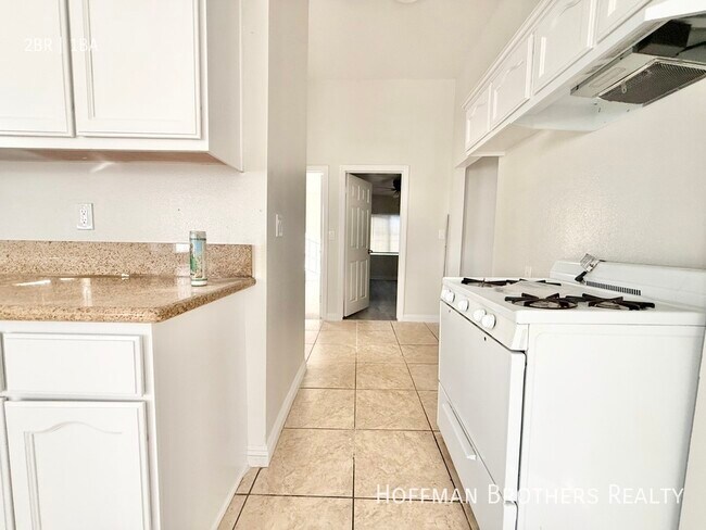 Photo - 851 W 93rd St Unit B