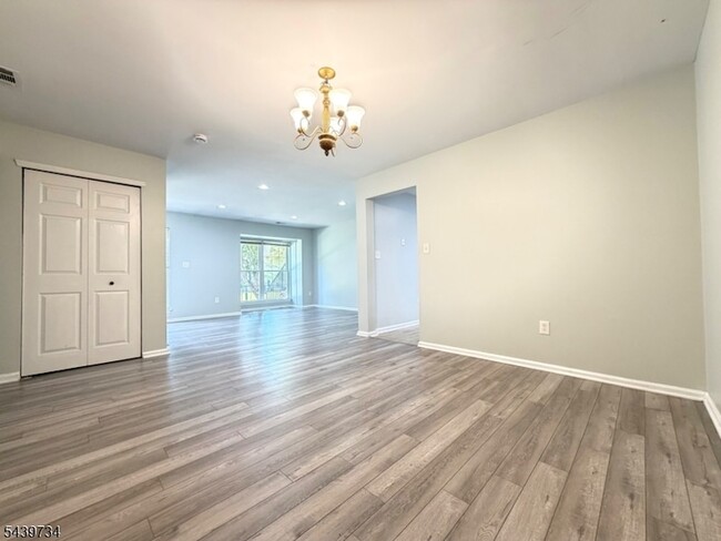 Photo - 511 Dunn Cir