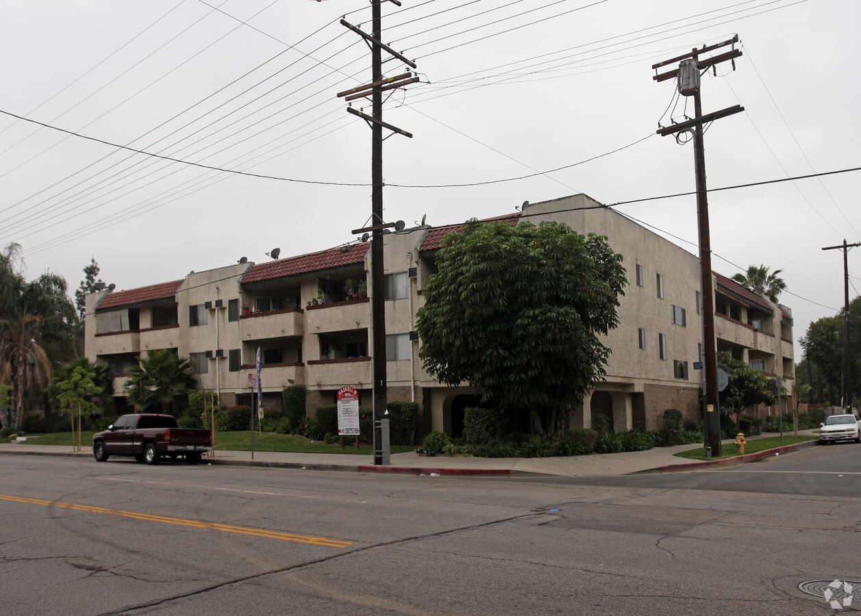Haskell III Apartments - Haskell III Apartments