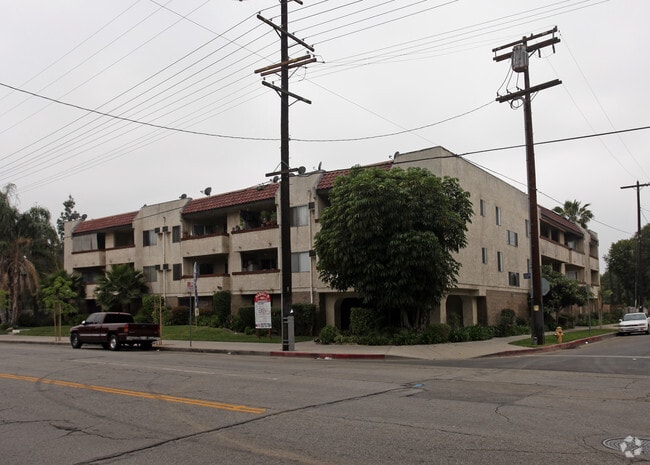 Building Photo - Haskell III Apartments