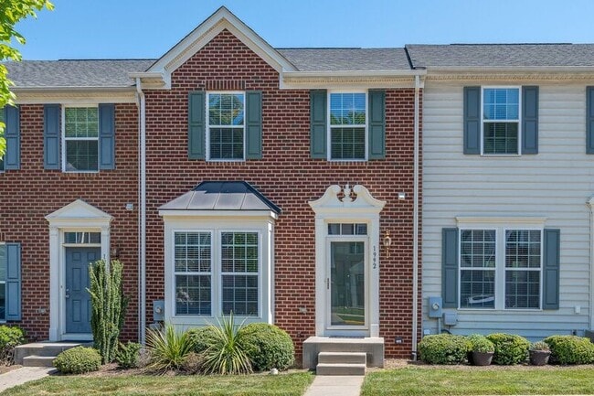 Building Photo - 1992 Asheville Dr Rental