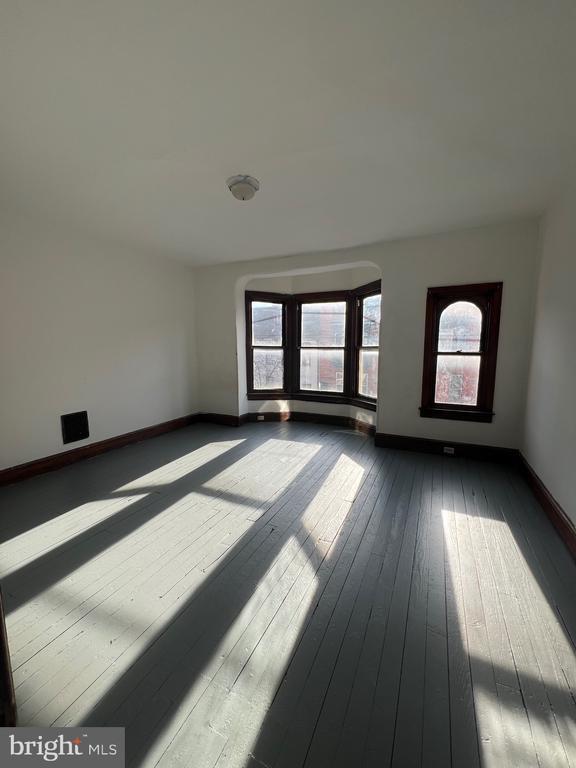 Building Photo - 347 E King St Rental