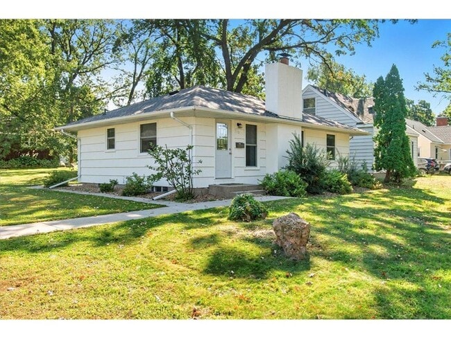 Building Photo - 3101 Texas Ave S Rental