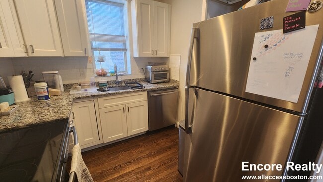 Photo - 2021 Commonwealth Ave Unit 4