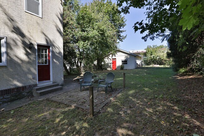 Photo - 118 W 7th Ave