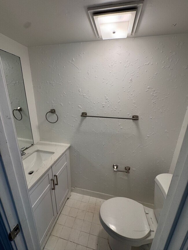 Photo - 1726 NE 3rd St