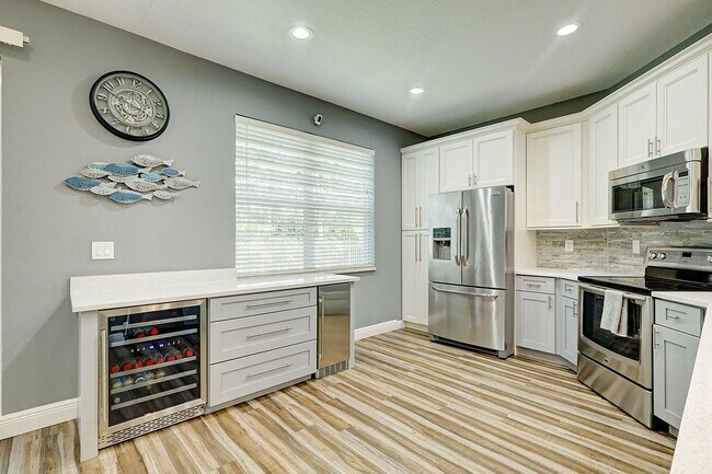 Photo - 10015 SW Stonegate Dr