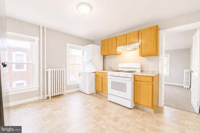 53 E Hancock St
