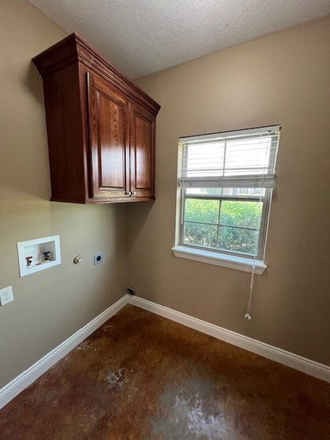 Photo - 3B/2B Duplex Available in South Lake Charles