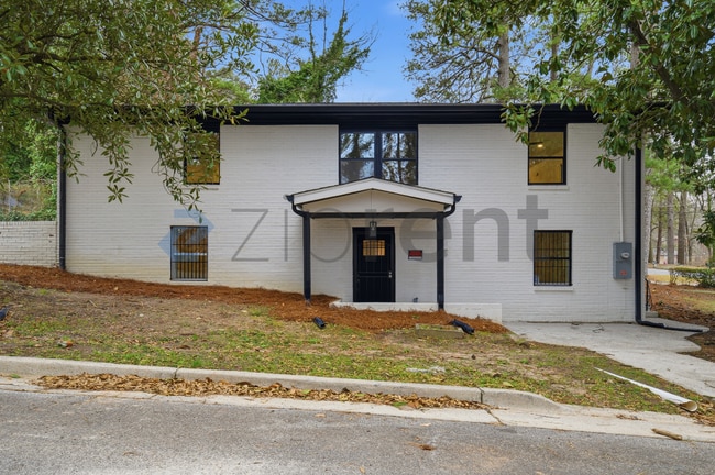 Photo - 175 Holly Rd NW