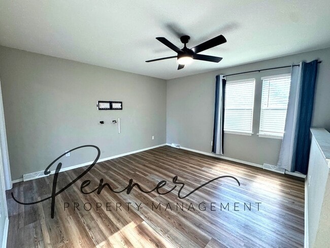 Photo - 710 NE Westwind Dr