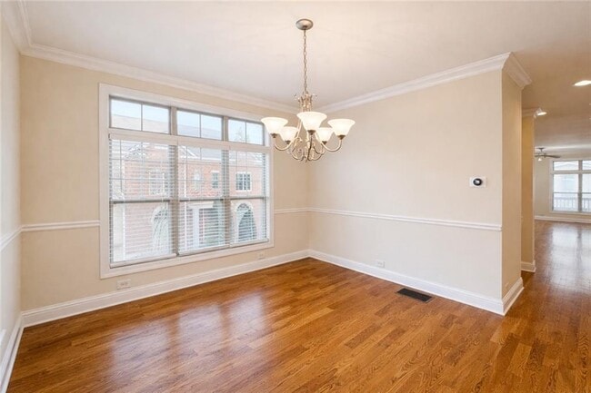 Photo - 4870 Carre Way