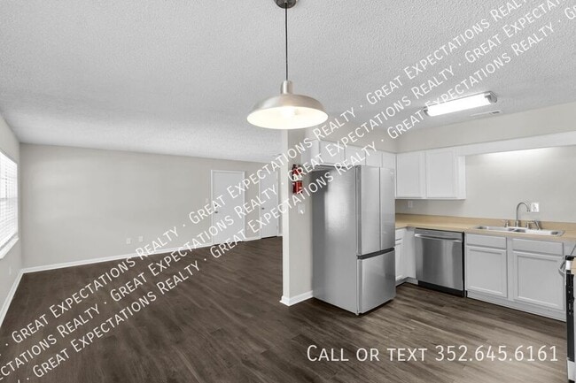 Photo - 147 SE 13th Ave