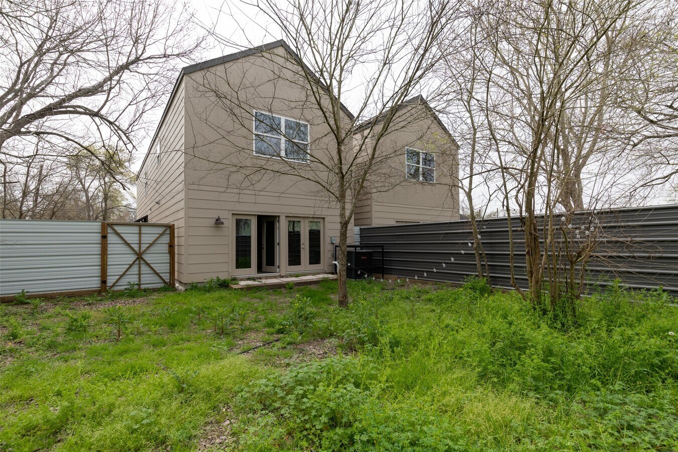 Photo - 2202 Wavell St