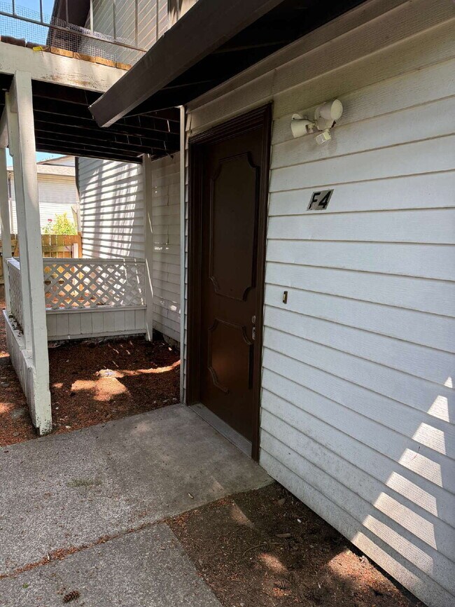 Photo - Hidden Gem in Auburn Available Now! Unit 4