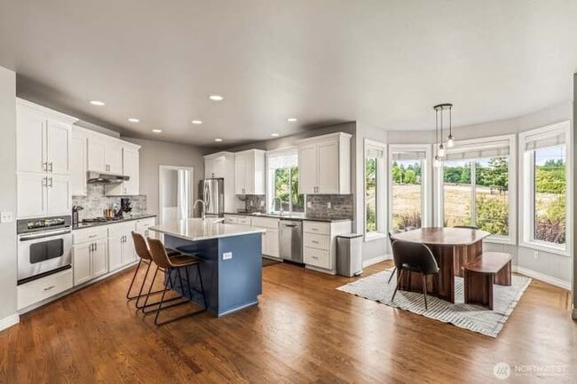 Photo - 1004 23rd St SW