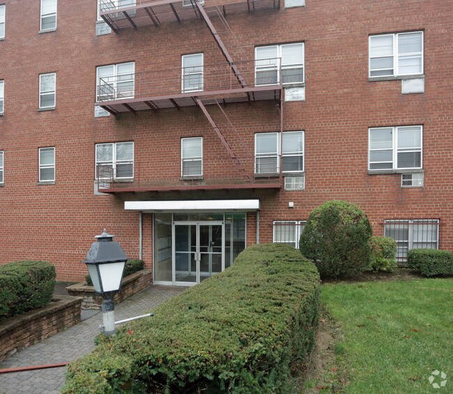 Photo - 240 E Prospect Ave