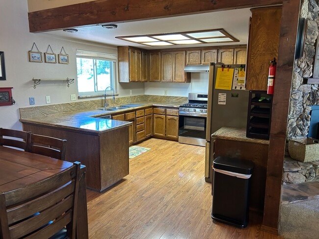 Photo - Rare short term lease with this 3/2 in Lake of the PInes - May or June-October