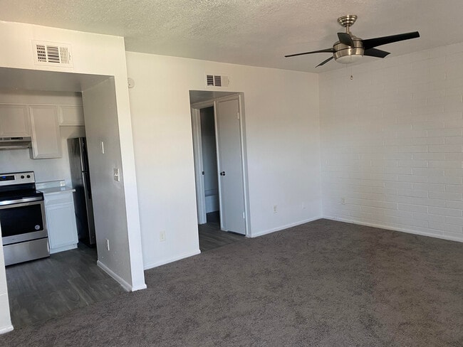 Photo - Canyon Greens