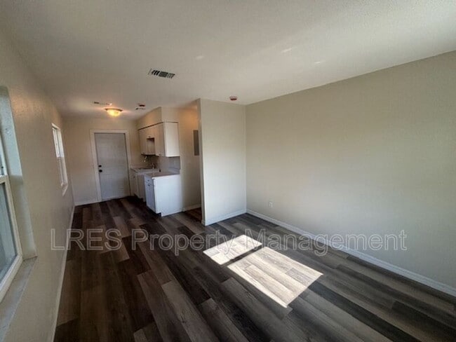 Photo - 2204 W Pine St