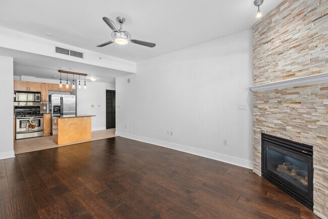 Photo - 1240 India St