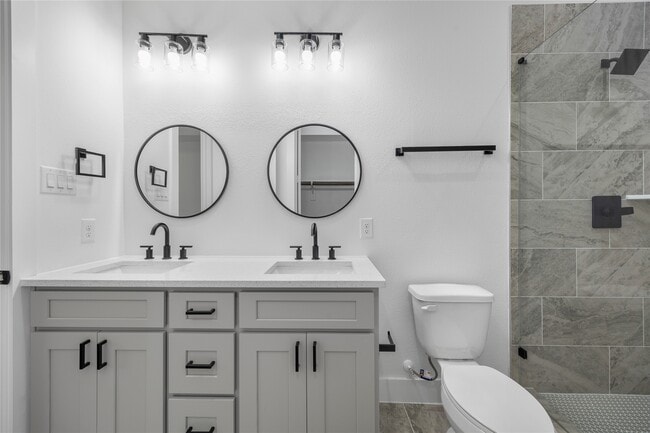 Building Photo - 955 Elkhart St