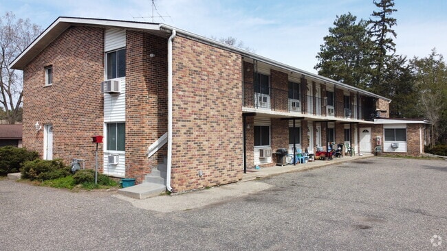 Building Photo - Main Street Apartments