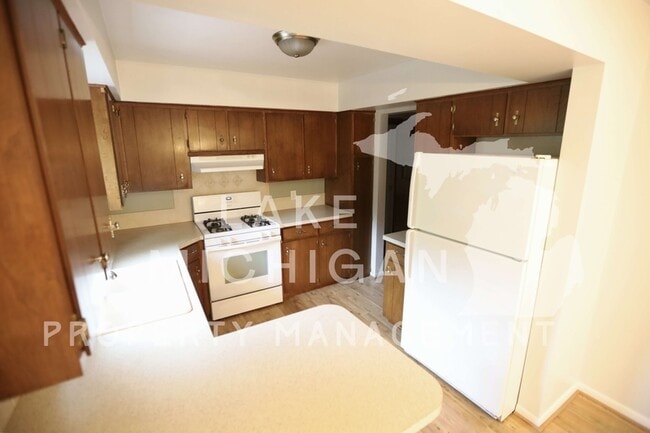 Photo - 14750 Parkwood Dr