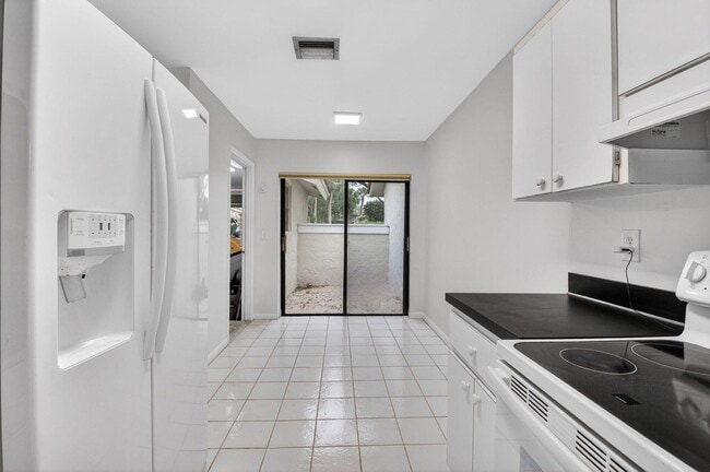 Photo - 6130 Aloma Ln