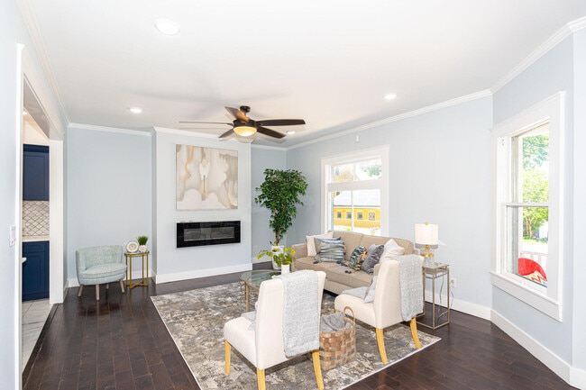 Photo - 115 Charlotte Pl