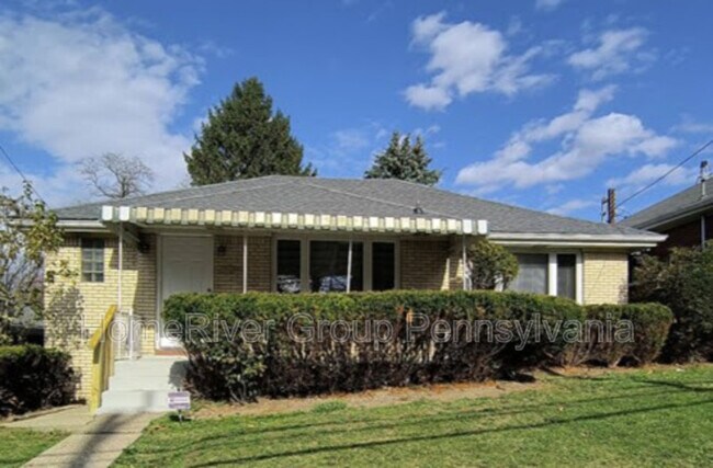 Photo - 2725 Versailles Ave