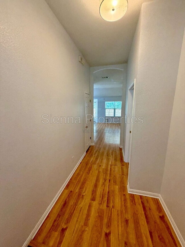 Photo - 1517 Hawk Dr